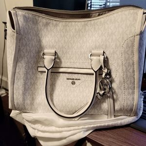 Micheal Kors Carine Medium logo Satchel
